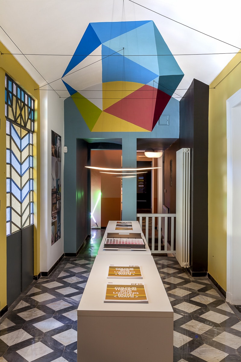 sede sikkens decor torino con opera di truly design